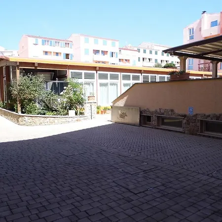 Le Nereidi & Con Piscina-tennis-fitness-parcheggio Coperto-sala Conferenze Szálloda 3*